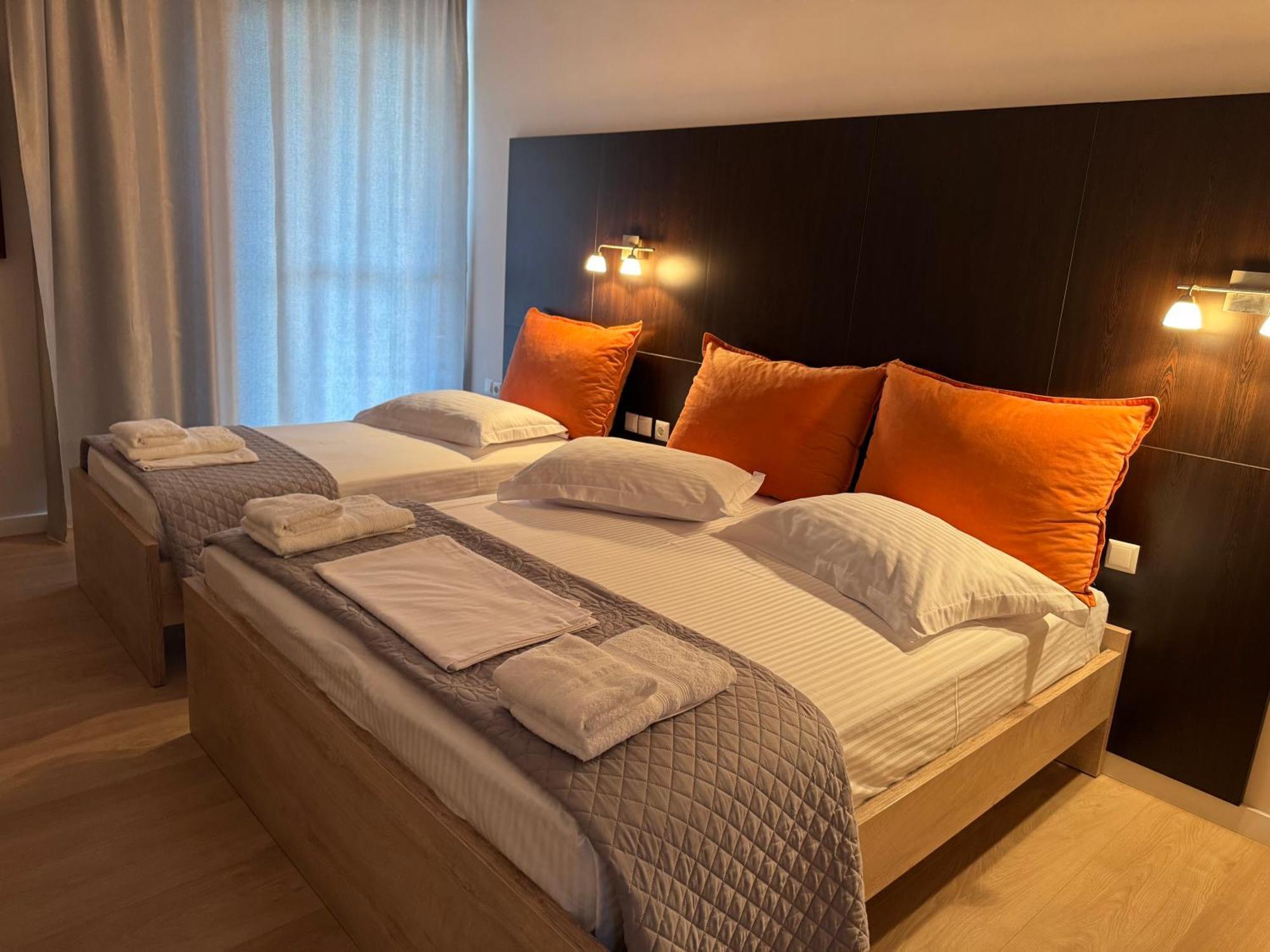 George Hotel Rooms&Suites ヒマラ エクステリア 写真